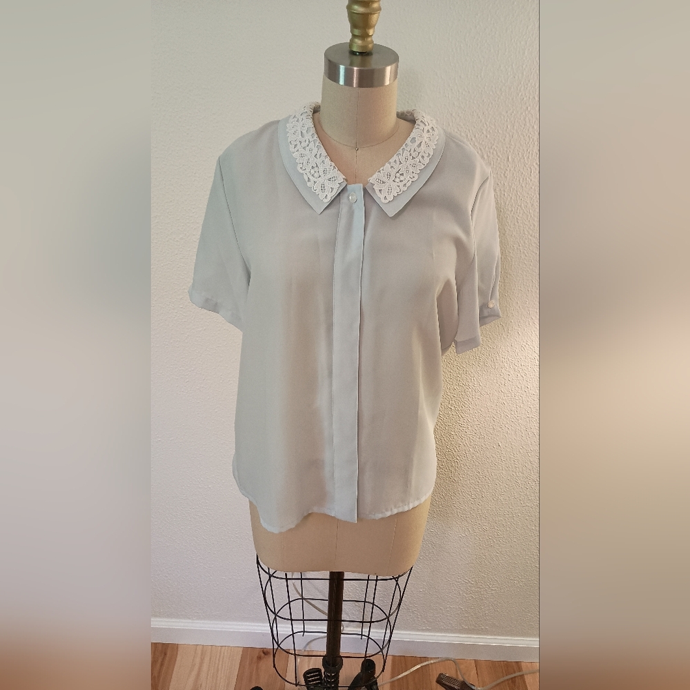 80s Vintage Blue Blouse with Lace Collar Detail